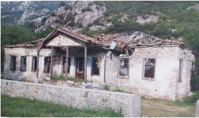 BEKTÂŞİLİĞİN 12 ÖNEMLİ TEKKESİNDEN BİRİ OLAN KAZAK ABDAL TEKKESİ'NİN "MEYDAN EVİ" İLGİSİZLİKTEN MOLOZ YIĞINI HALİNE GELMİŞ