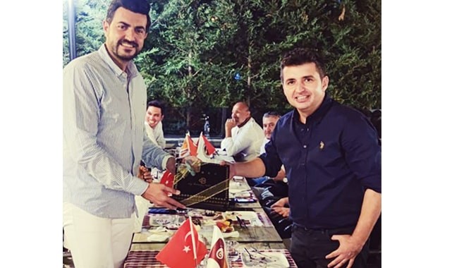 Fenerbahçe ve Galatasaray taraftarlarından dostluk mesajı