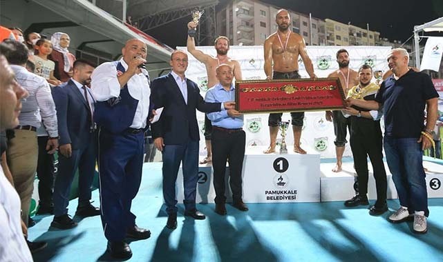 PAMUKKALE YAĞLI GÜREŞLERİ BÜYÜK YANKI UYANDIRDI