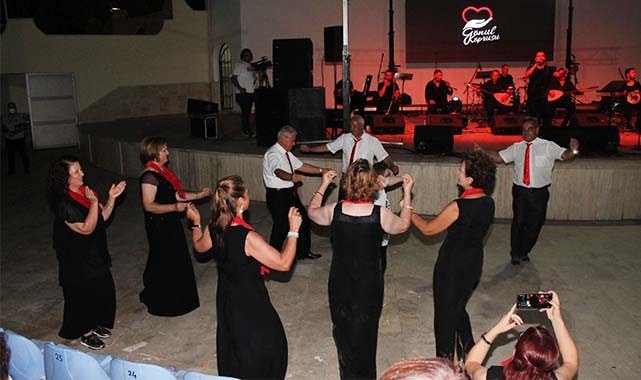 Gönüllere taht kuran konser