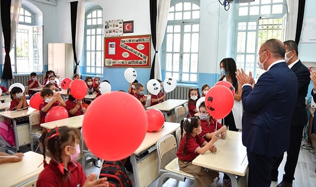 İlk Ders Zilini Vali Atik Çaldı