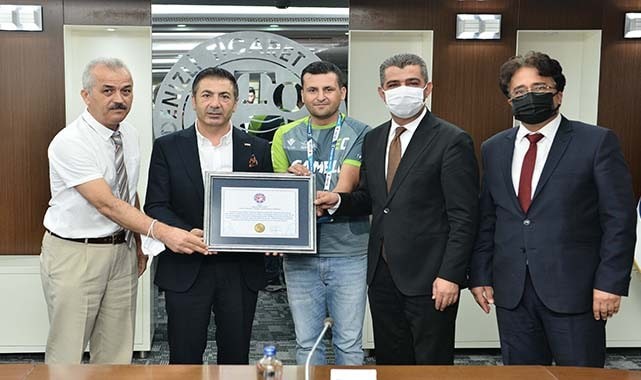 TEKNOFEST’TEKİ BAŞARILARINI, BAŞKAN ERDOĞAN İLE PAYLAŞTILAR