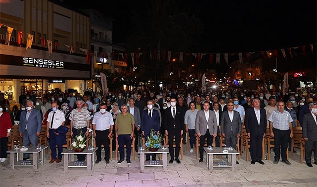 Tarihi zafere görkemli kutlama