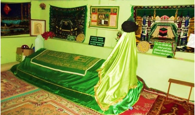 DERVİŞ ALİ KÂHYA EFENDİ TÜRBESİ