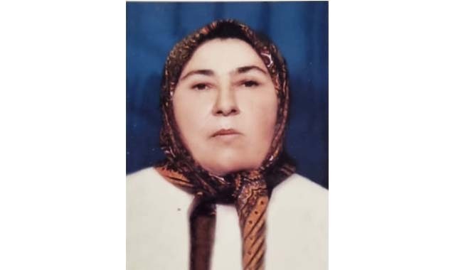 Eşinin vasiyeti olan ambulansla ilk önce mezarlığa gitti