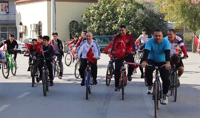Sarayköy’de pedallar Cumhuriyet için çevrildi