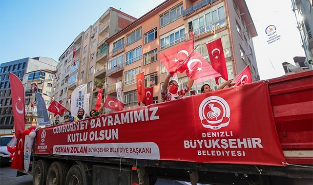 Cumhuriyet Bayramı TIR'ıyla bayram coşkusu tüm kenti sardı
