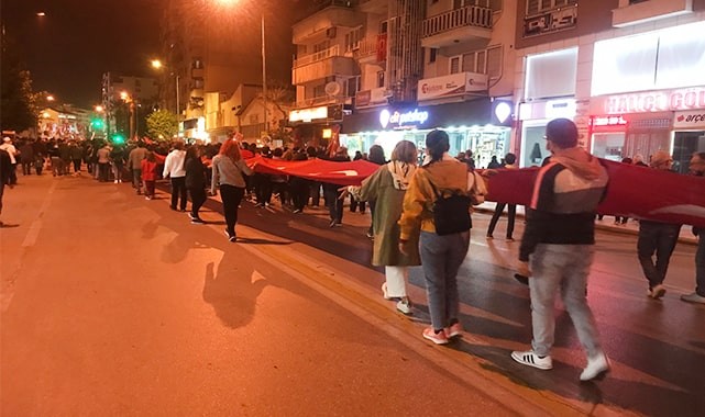 500 metrelik bayrakla cumhuriyet yürüyüşü