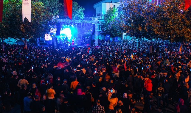 Cumhuriyet Bayramı coşkusu Büyükşehir ile yaşandı