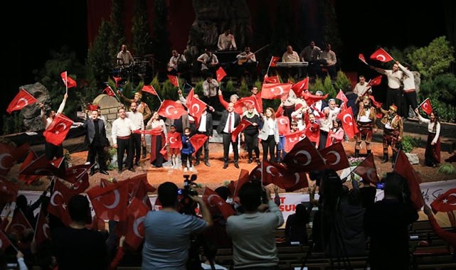 İŞGALDEN CUMHURİYET’E GİDEN YOLU CANLANDIRDI