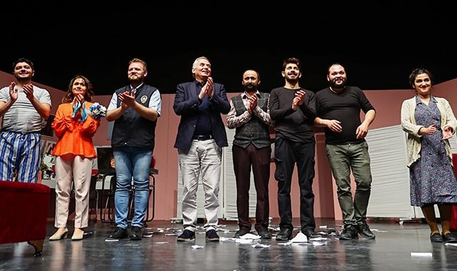 Tiyatro keyfi Büyükşehir Şehir Tiyatrosu ile yaşanıyor