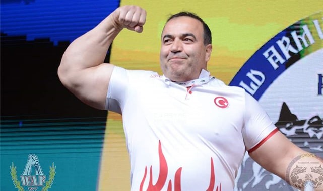 Sağı da solu da bükülmüyor, Yenerer yine Dünya Şampiyonu oldu