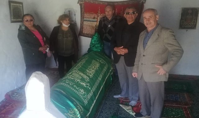 LAODİKYA ANTİK KENTİ VE KİLİSESİNE MİLYONLAR HARCAYAN ZİHNİYET KENDİ ÖZ KÜLTÜRÜ TÜRBELERE YOL LEVHASI BİLE DİKMİYOR!..