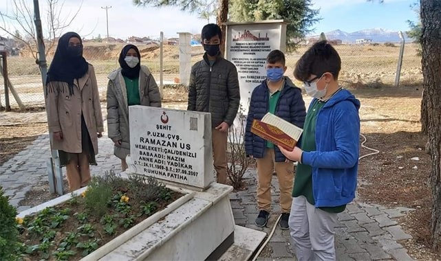 Şehit mezarından alınan toprak Sarıkamış’a gönderildi