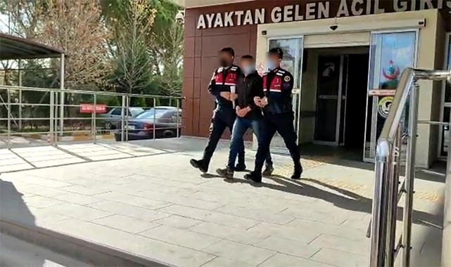 Çılgın aşık, kız arkadaşının babasına ait samanlığı ateşe verdi