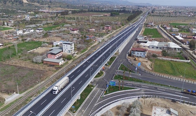 Bakan Karaismailoğlu’dan Aydın-Denizli otoyolu açıklaması