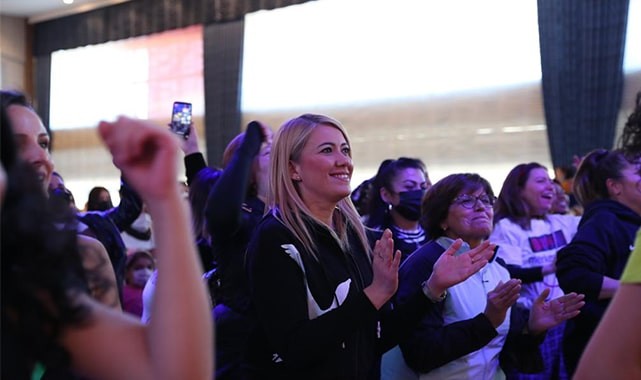 MERKEZEFENDİ’DE DANS VE SPORSEVERLER ZUMBA İLE COŞTU