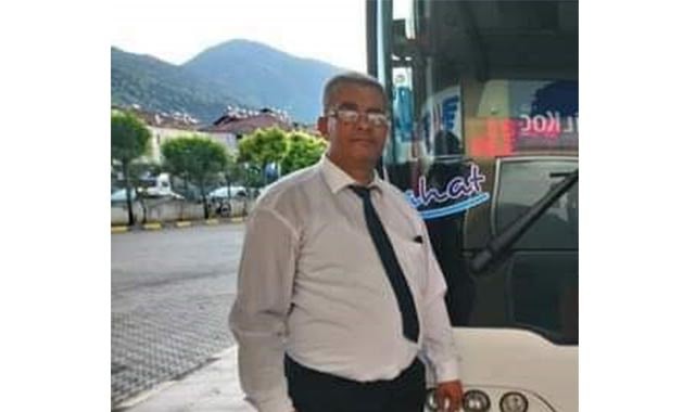 Yolcu otobüsü TIR'a çarptı: 1 ölü, 23 yaralı