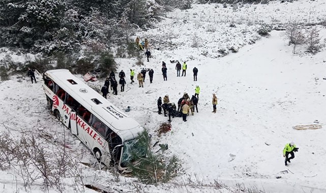Yolcu otobüsü Şarampole yuvarlandı 3 ölü 15 yaralı