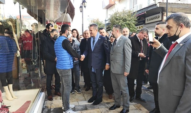 Mustafa Sarıgül esnaf lokantasında pilav yedi