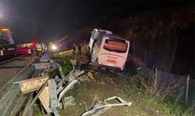 Otobüs yoldan çıktı, 36 yolcu ölümden döndü