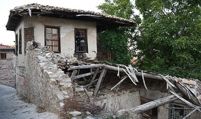 Buldan'da 200 yıllık tarihi ev, küllerinden yeniden doğacak