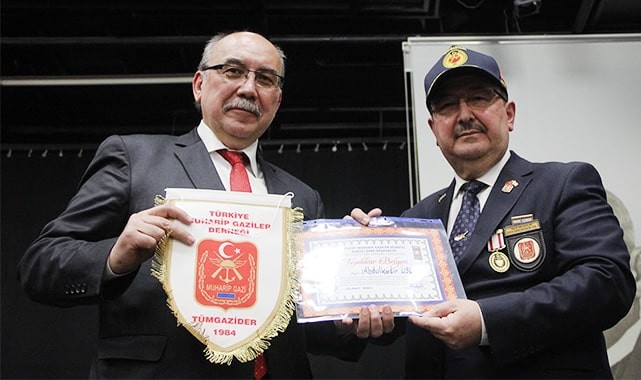 18 MART ÇANAKKALE ZAFERİ ŞİİRLERLE VE TÜRKÜLERLE KUTLANDI