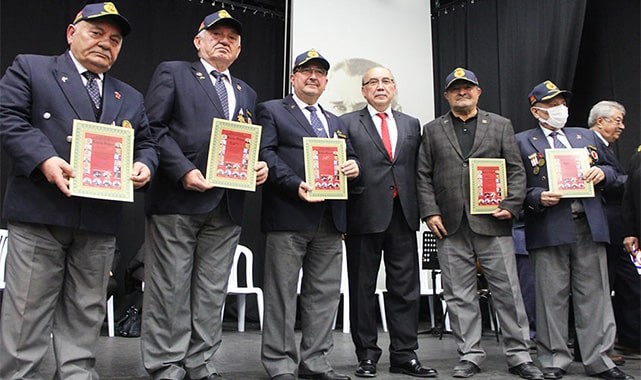 18 MART ÇANAKKALE ZAFERİ ŞİİRLERLE VE TÜRKÜLERLE KUTLANDI