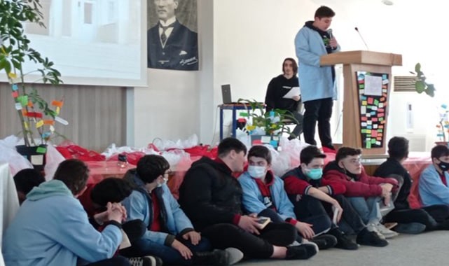 Liseliler baharı şiirlerle karşıladı