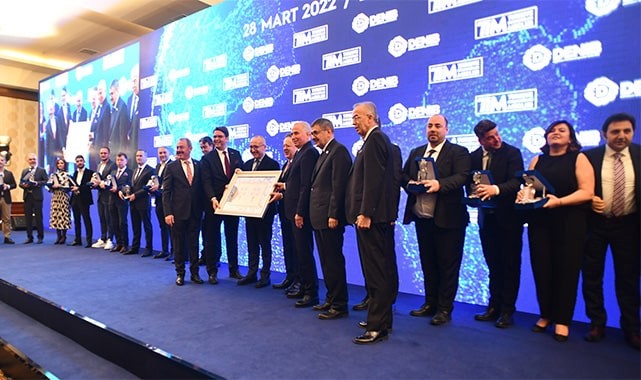 Denizli’de 2021 ihracatının yıldızları törenle ödüllendirildi