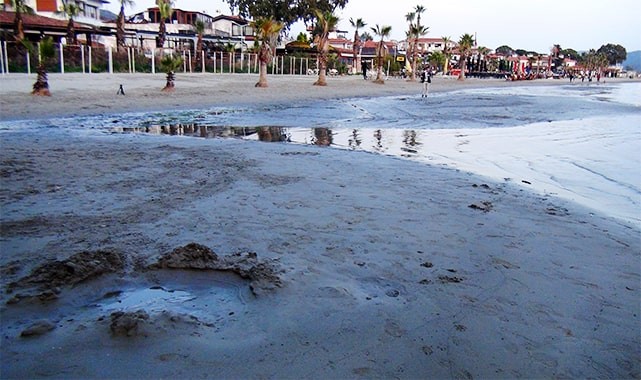 Akyaka’da ürküten görüntü, süper gelgitler başladı, deniz suyu 50 metre çekildi