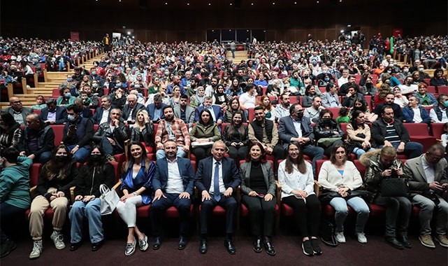 Tiyatronun duayenleri Büyükşehir sahnesinde