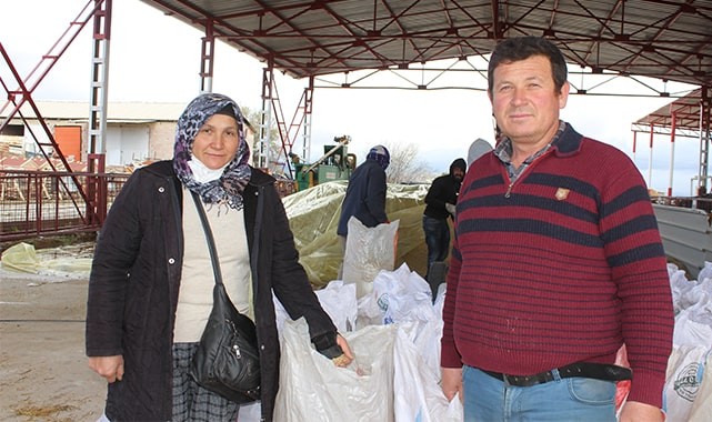 ÇAL'DA ÜRETİCİYE NAKLİYE DESTEĞİ