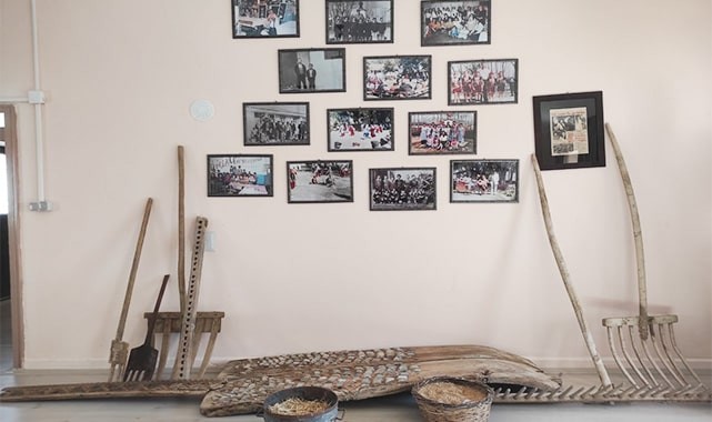 Ahır olarak kullanılan eski köy okulunu bilim ve sanat yuvasına dönüştürdü