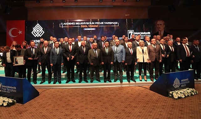 PAMUKKALE BELEDİYESİ’NİN PROJELERİ ÖDÜLE DOYMUYOR