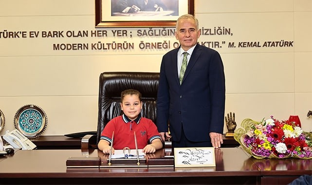 Başkan Zolan, koltuğunu ortaokul öğrencisi Yılmaz’a devretti