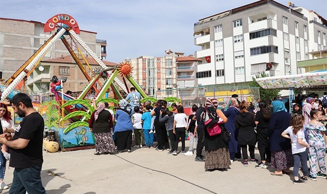 Başkan Özbaş “Sarayköy’de sinemaya ve lunaparka gitmeyen çocuk kalmayacak”