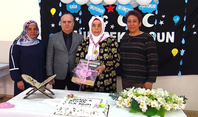 Okuma yazmasını bilmediği halde 73 yaşında Kur’an-ı öğrendi