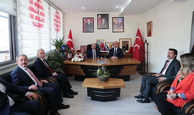 BAKAN MUŞ’TAN ÜNİVERSİTE ARKADAŞI MHP İL BAŞKANI YUSUF GARİP’E ZİYARET