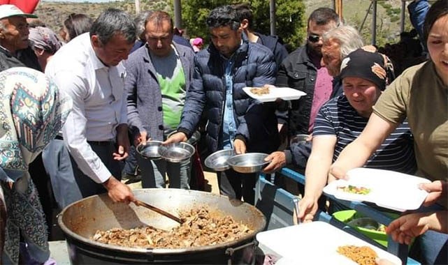 Çal'da Hıdırellez 2 yıl aradan sonra coşkuyla karşılandı