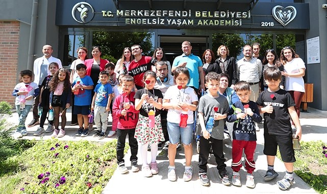 MERKEZEFENDİLİ MİNİKLERDEN ÖZEL BİREYLERİ SEVİNDİREN ZİYARET
