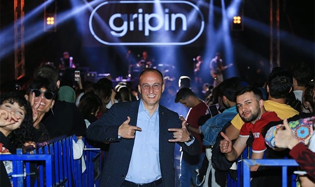 GRİPİN KONSERİ ONBİNLERCE GENCİ COŞTURDU