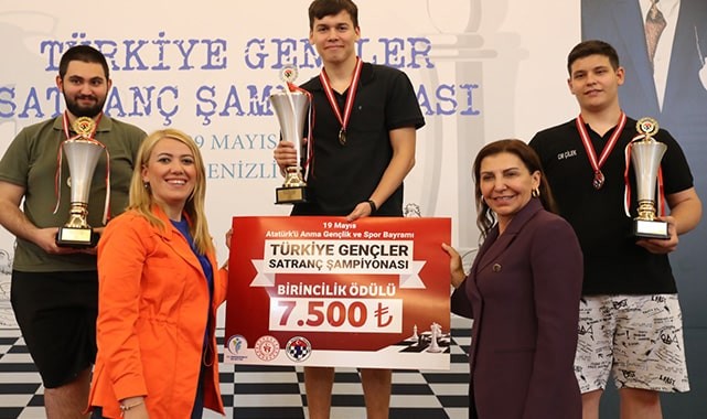 TÜRKİYE GENÇLER SATRANÇ ŞAMPİYONASI'NIN KAZANANLARI BELLİ OLDU