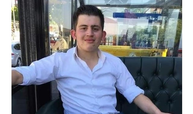 Otomobil karşı şeride geçti: 1 ölü, 2 yaralı