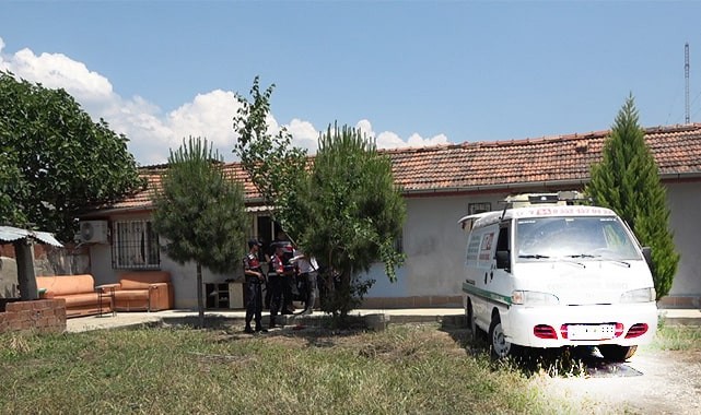 Karısını 5 kurşunla öldürdü