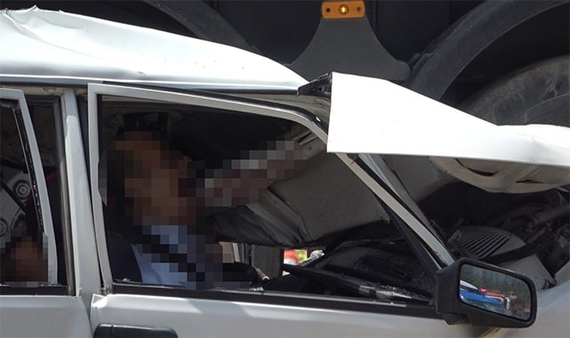 Tır karşı şeride geçti: 3 ölü, 2 yaralı