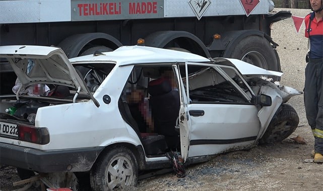 Tır karşı şeride geçti: 3 ölü, 2 yaralı