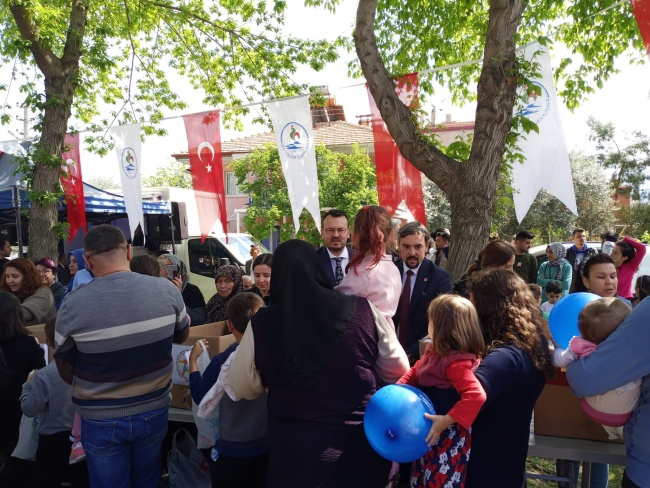 CHP'li aday Arpacı, çocukların mutluluğuna ortak oldu