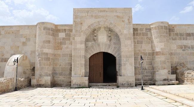 Denizli'deki 790 yıllık Çardak Han eski ihtişamına kavuştu