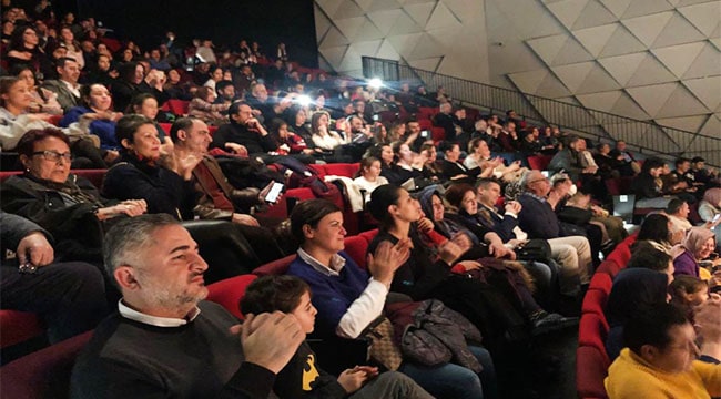 Denizli Sinav Koleji Yabanci Diller Etkinligi Ile Geceye Damga Vurdu Egitim Denizli Muhabir Denizli Haberleri